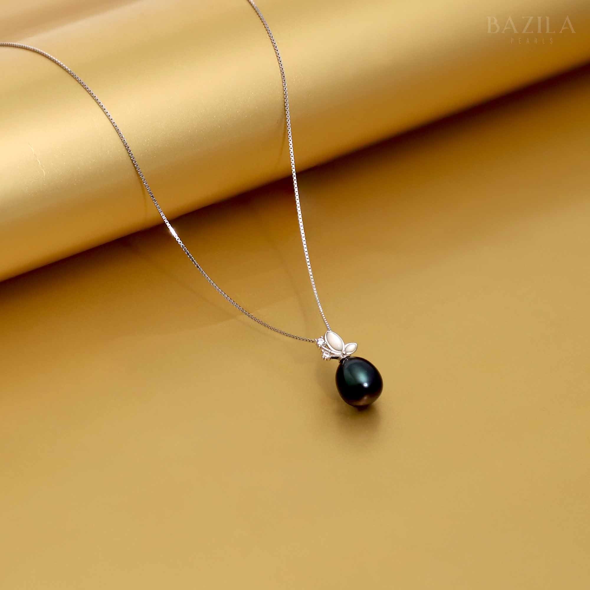 Obsidian Petal Pearl Pendant