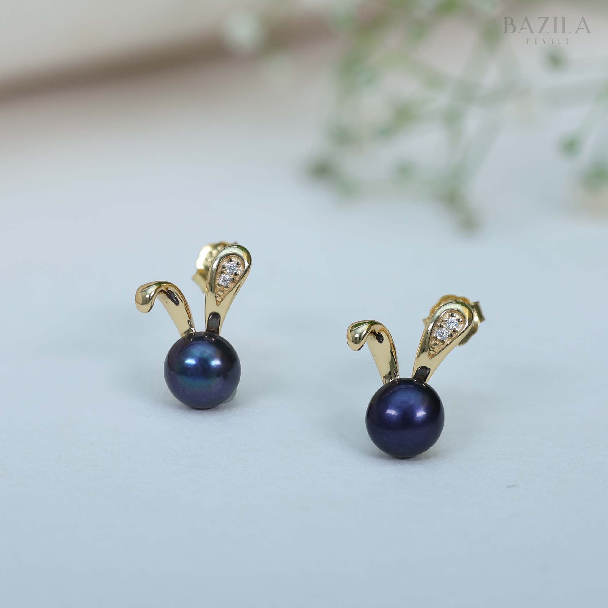 Chic Gold-Finish Freshwater Black Pearl Stud Earrings with Zircon Accent