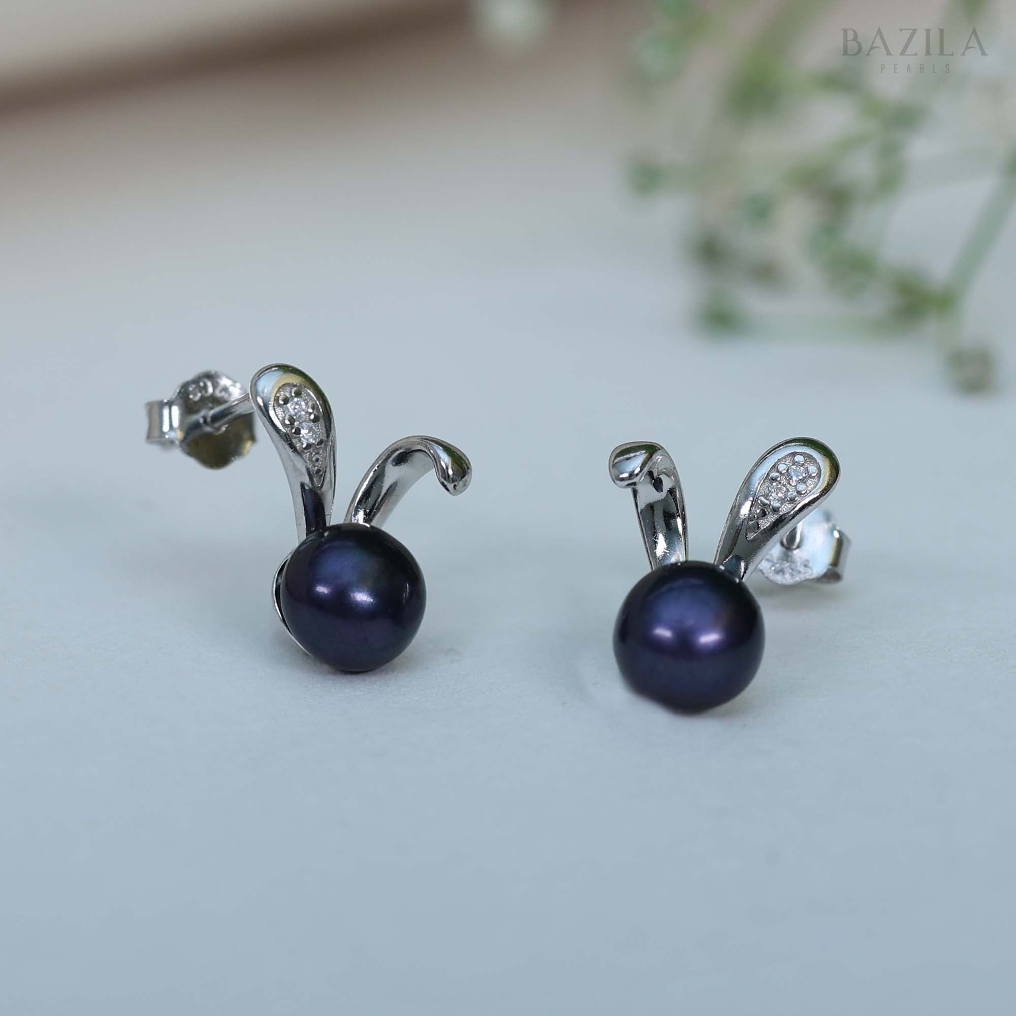 Stylish Silver-Finish Freshwater Black Pearl Stud Earrings with Zircon Accent