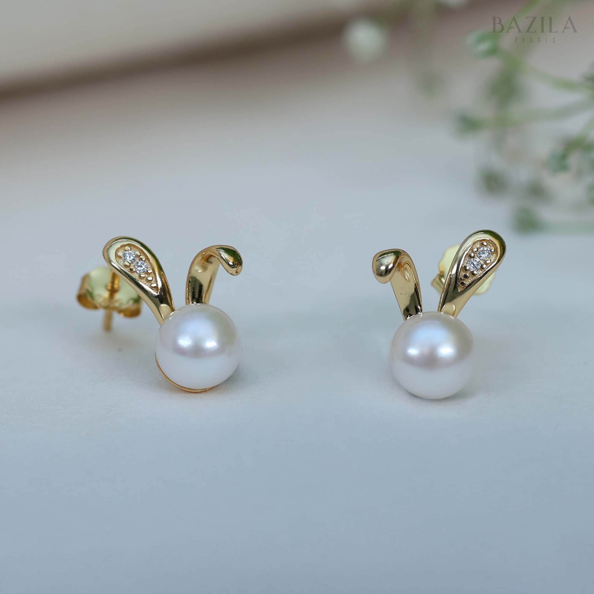 Elegant Gold-Finish Freshwater White Pearl Stud Earrings with Zircon Accent