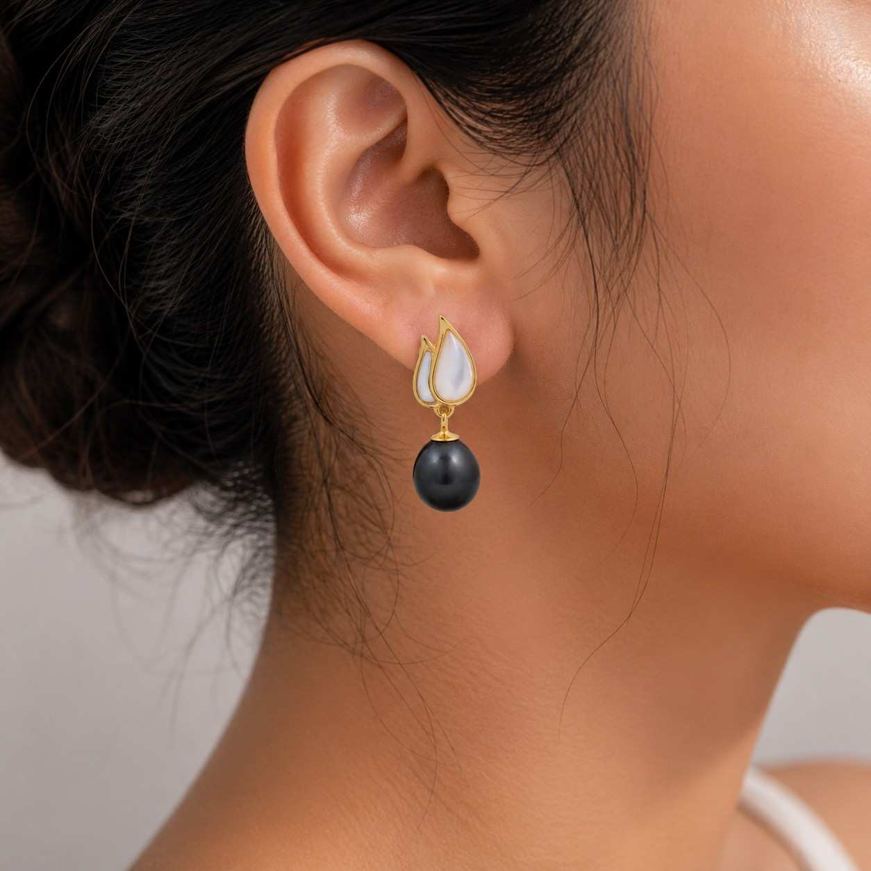 Black Fresh Pearl Leaf Drop Earrings – Gold Finish