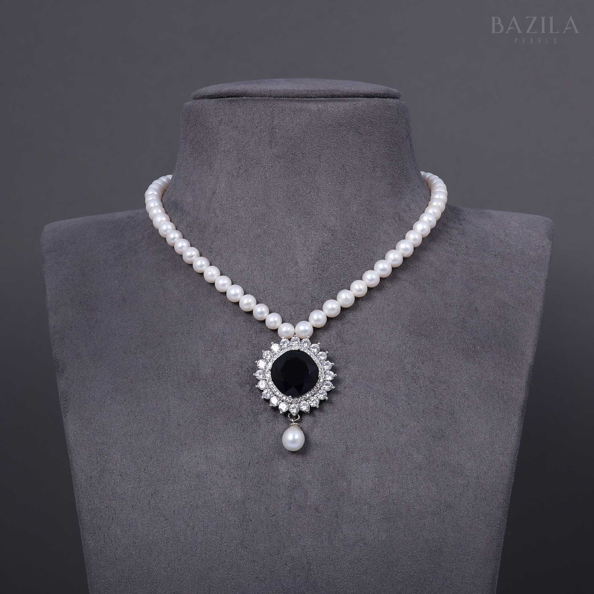 Lustrous Handpicked Pearl Necklace – A Symbol of Timeless Elegance