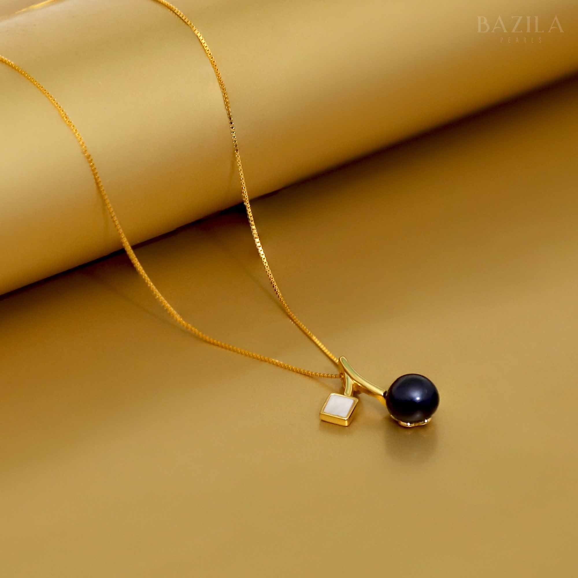 Celestial Drop Pearl Pendant – Black Pearl on Gold Chain