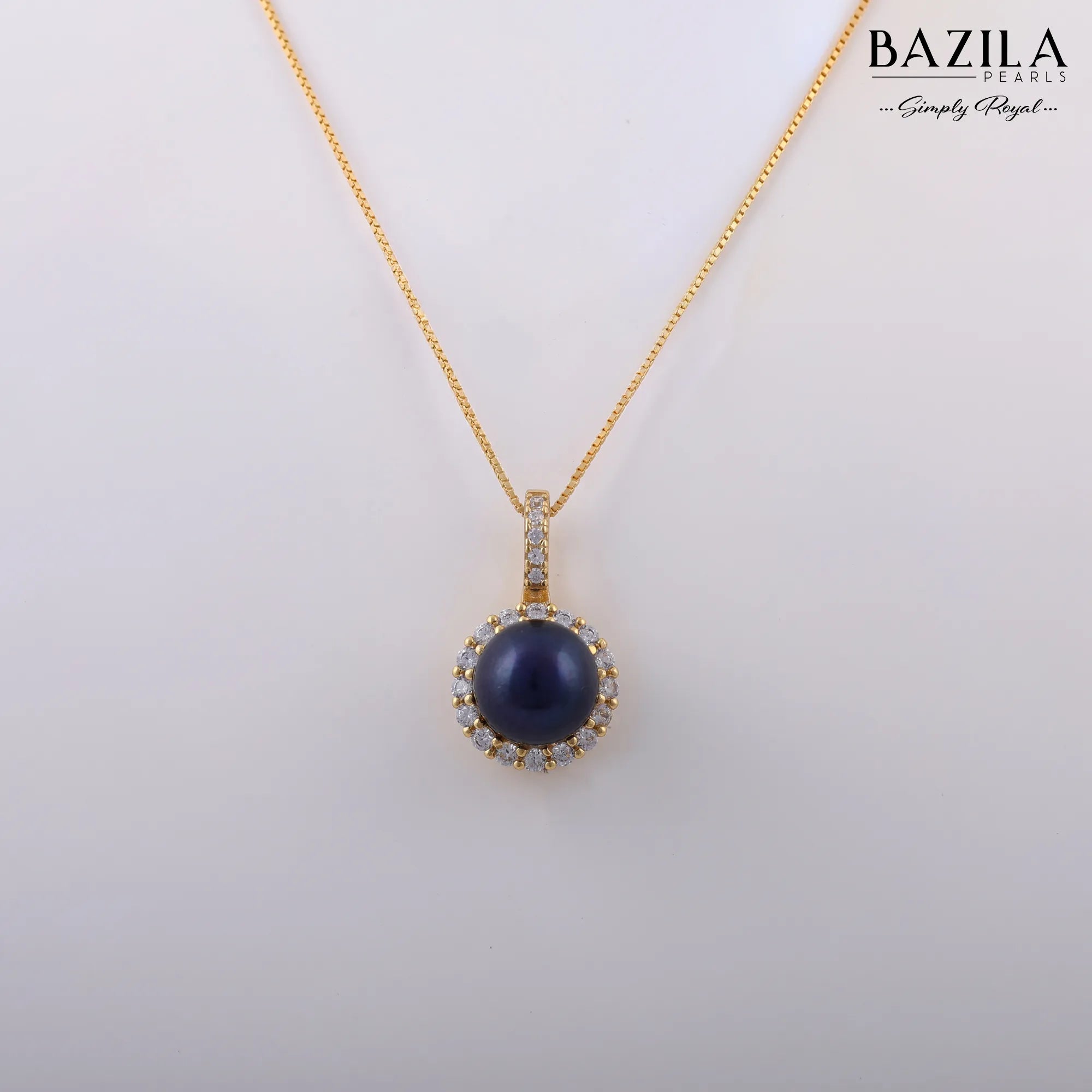 Dusky Elegance: Gold-Finish Chain, Black Pearl