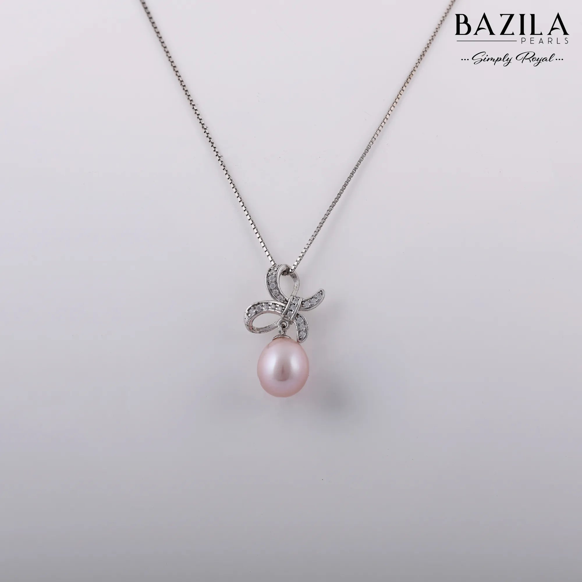 A Symphony of Soft Glow & Cool Shine
