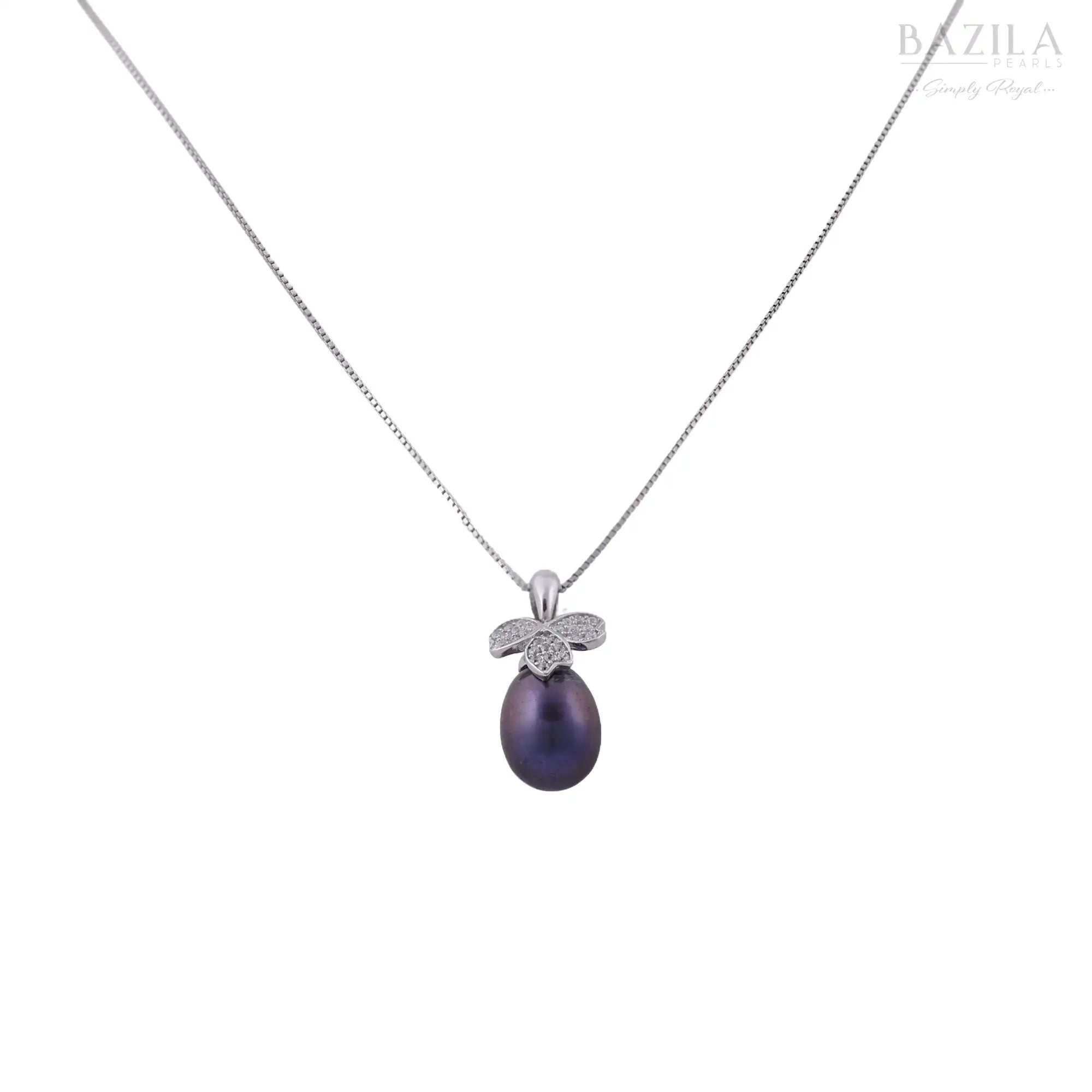 Black Pearl Clover Pendant Necklace in Silver Finish