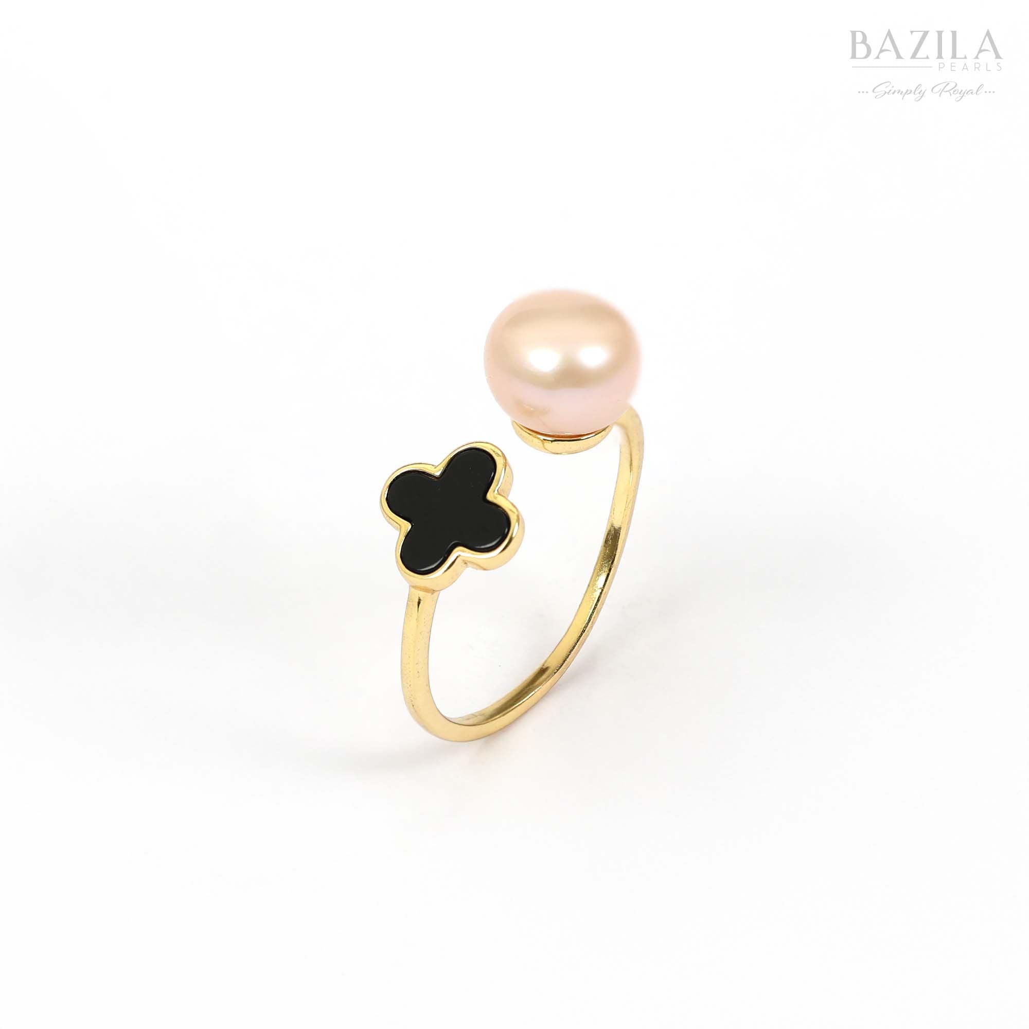 Gold-Plated Ring with Peach Pearl & Black Clover Detail