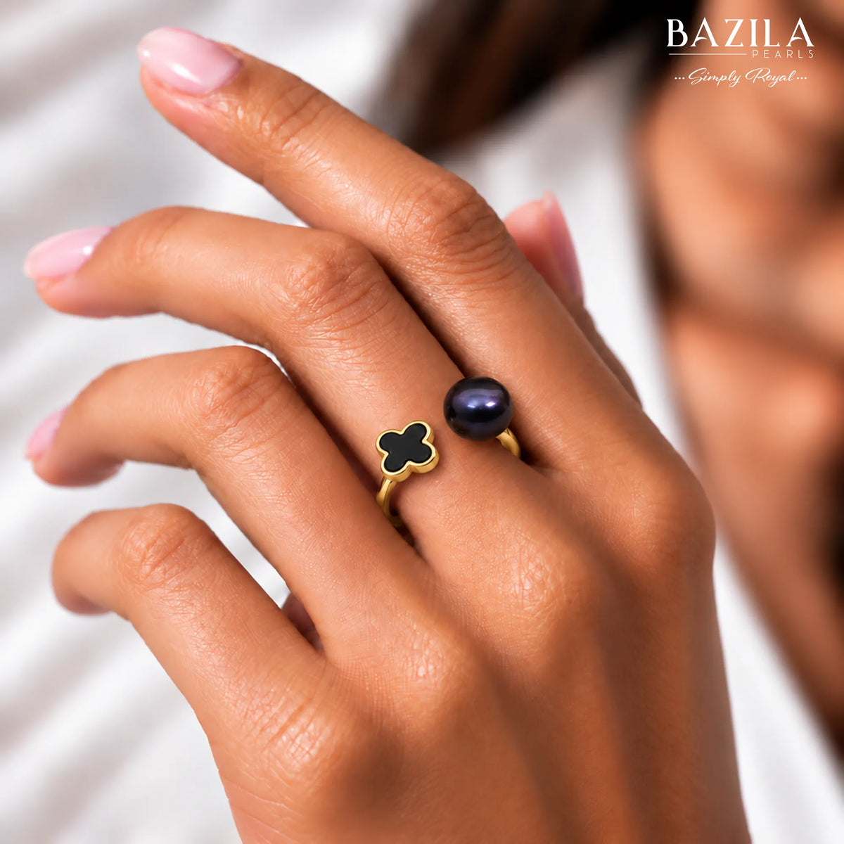 Gold-Plated Ring with Black Pearl & Onyx Clover Accent