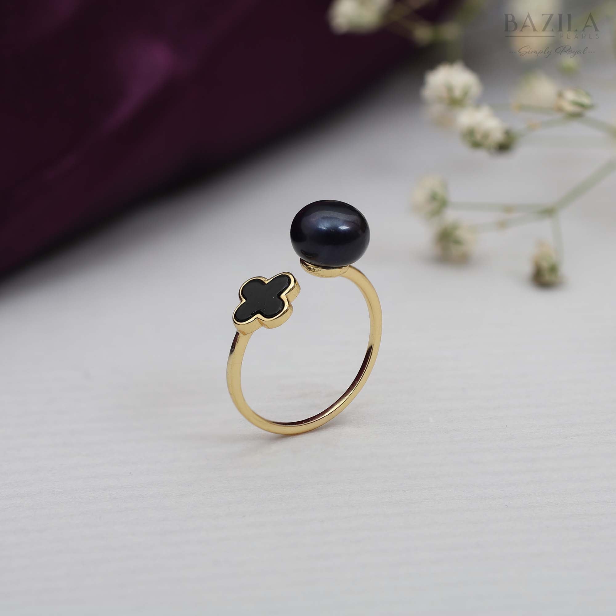 Gold-Plated Ring with Black Pearl & Onyx Clover Accent
