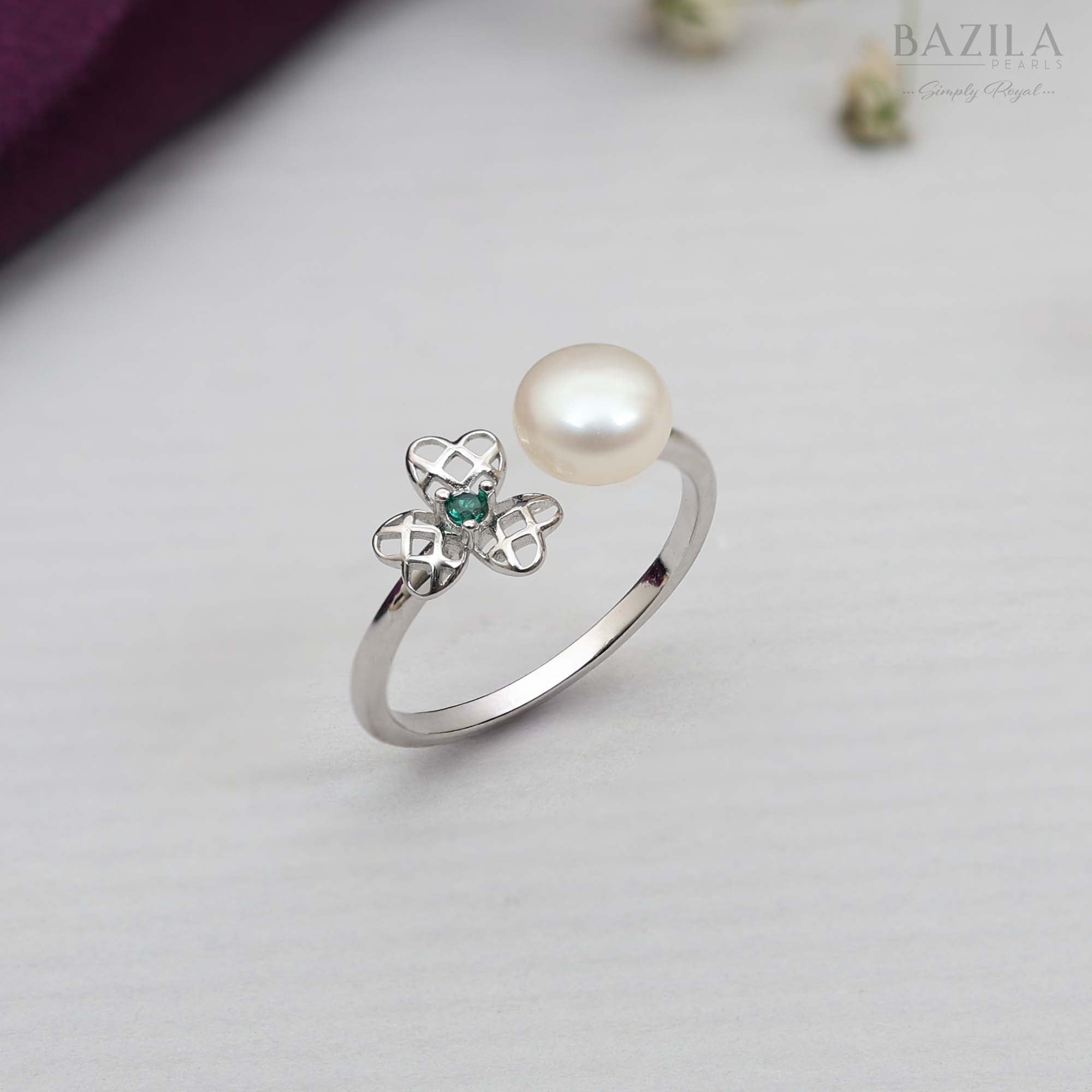 White Pearl & Emerald Center Clover Ring in Silver Finish