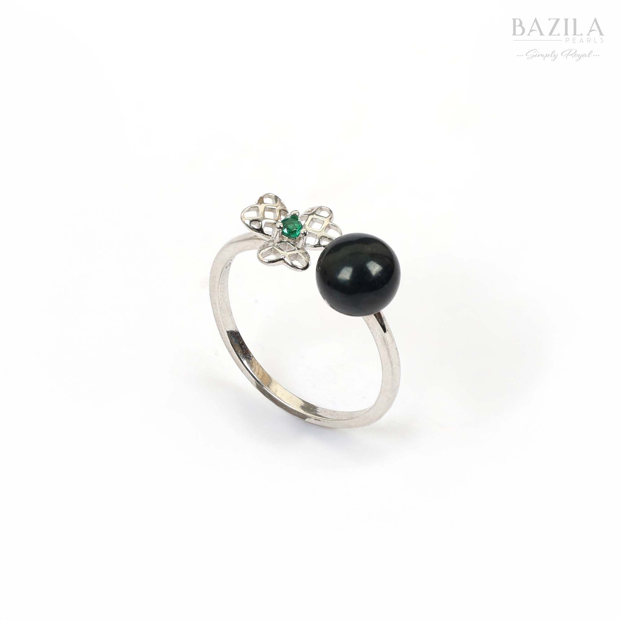 Black Pearl & Emerald Clover Ring in Silver Finish