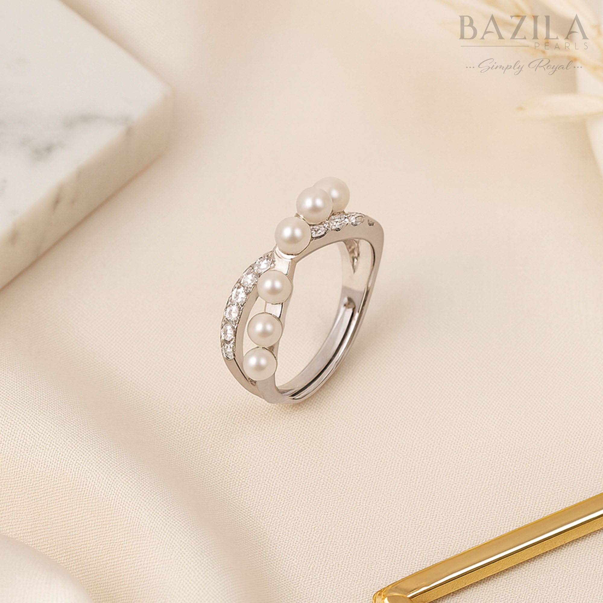 Graceful Freshwater Pearl Curve Ring with Zircon Detailing