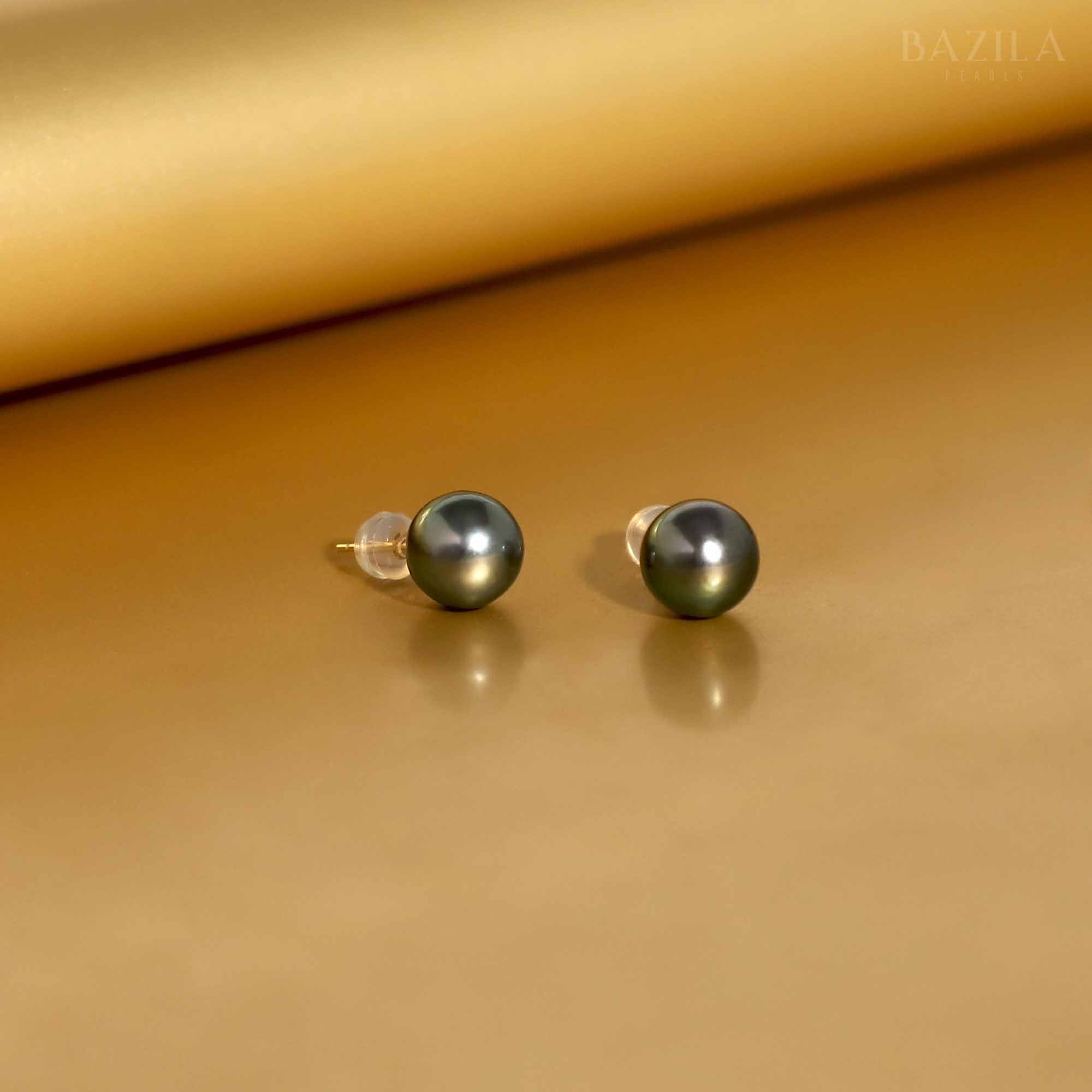 Elegant Tahitian Pearl stud in 18K
