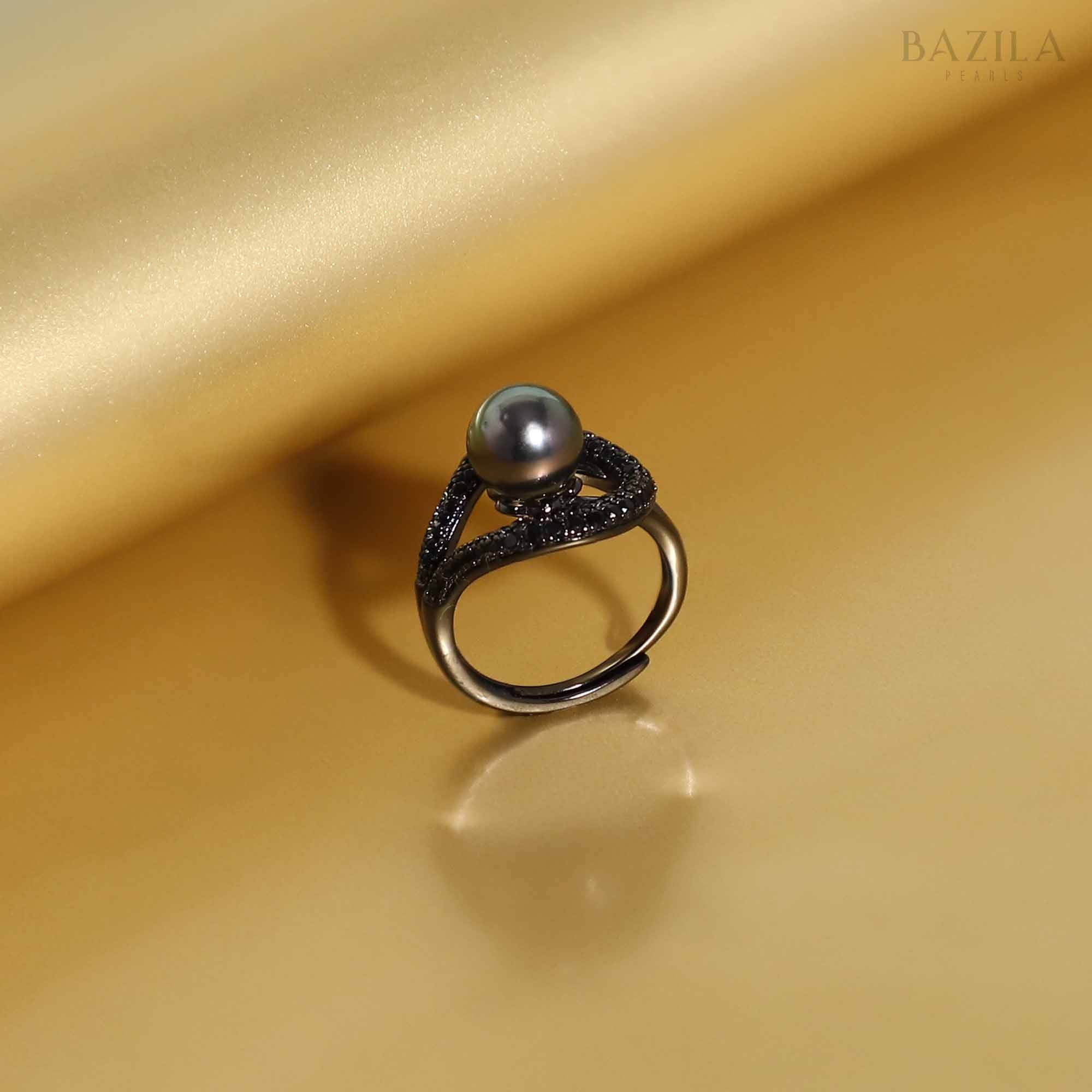 Elegant Tahitian Silver Ring with Intricate Design