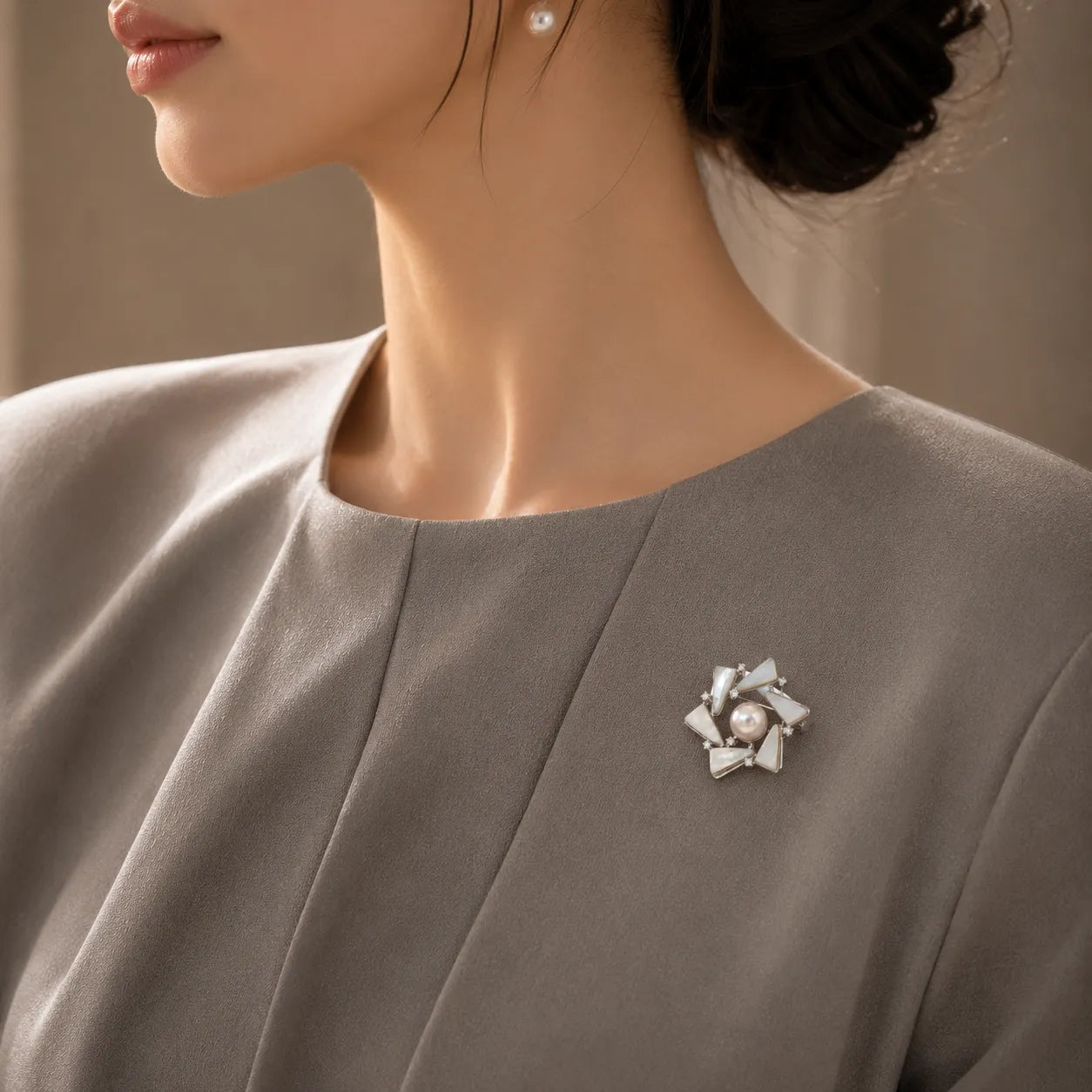Classic Akoya Pearl Star Brooch