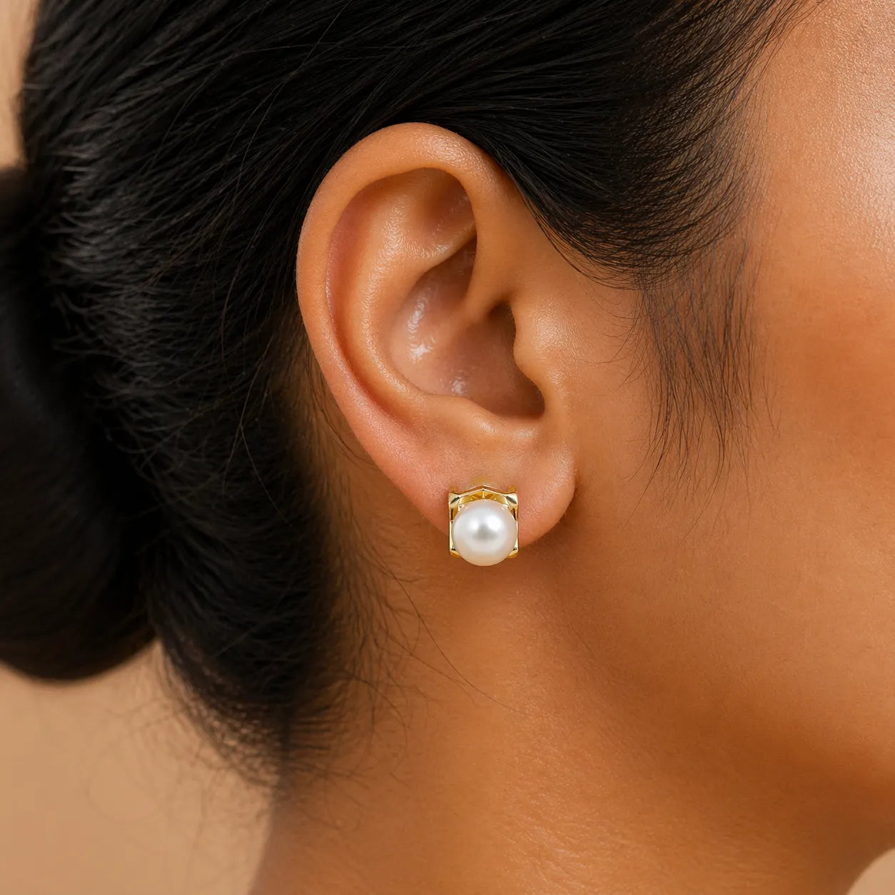 Modern Gold-Frame Sea Pearl Stud Earrings
