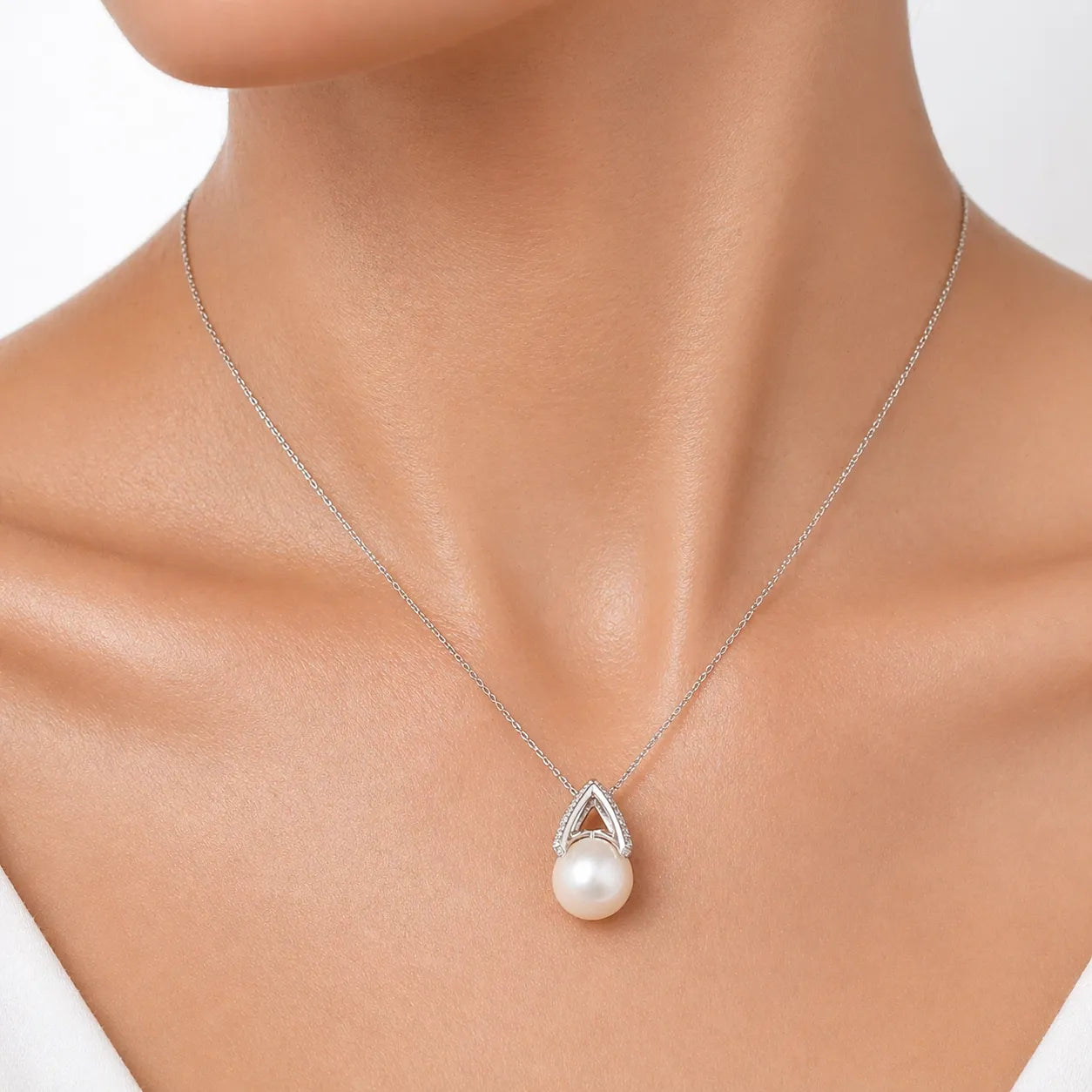 South Sea Cultured Pearl Pendant in Sterling Silver with Contemporary Teardrop Design