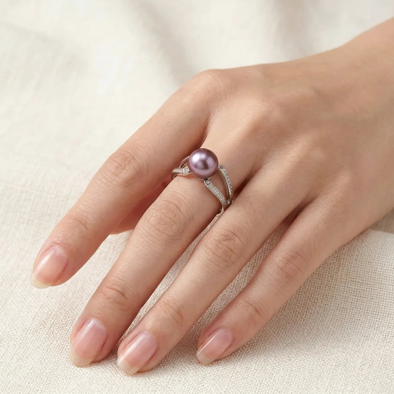 Sleek Silver Edison Pearl Ring for Everyday Elegance