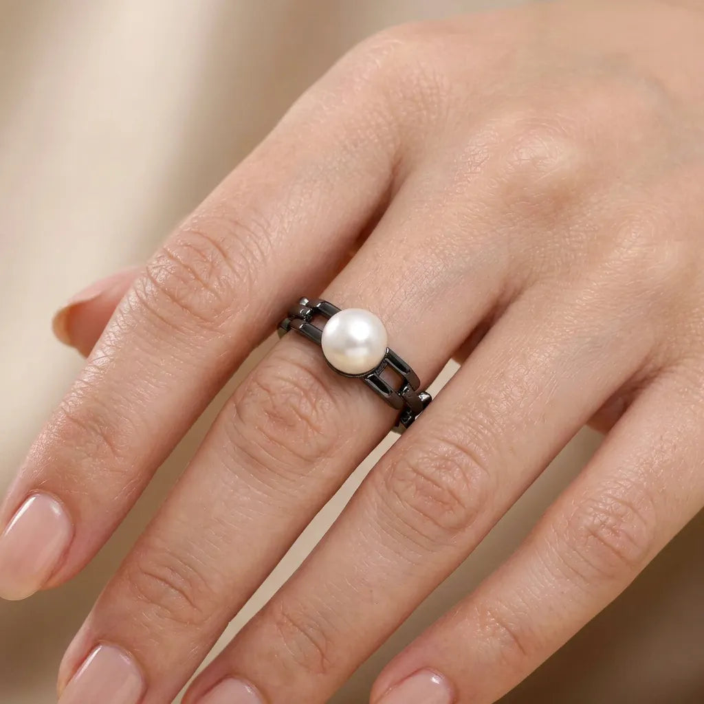 Modern Edge with South Sea Pearl Ring